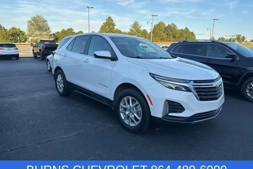2023 Chevrolet Equinox LT photo 1