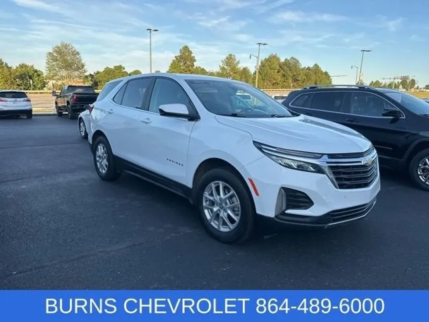 2023 Chevrolet Equinox LT photo 1