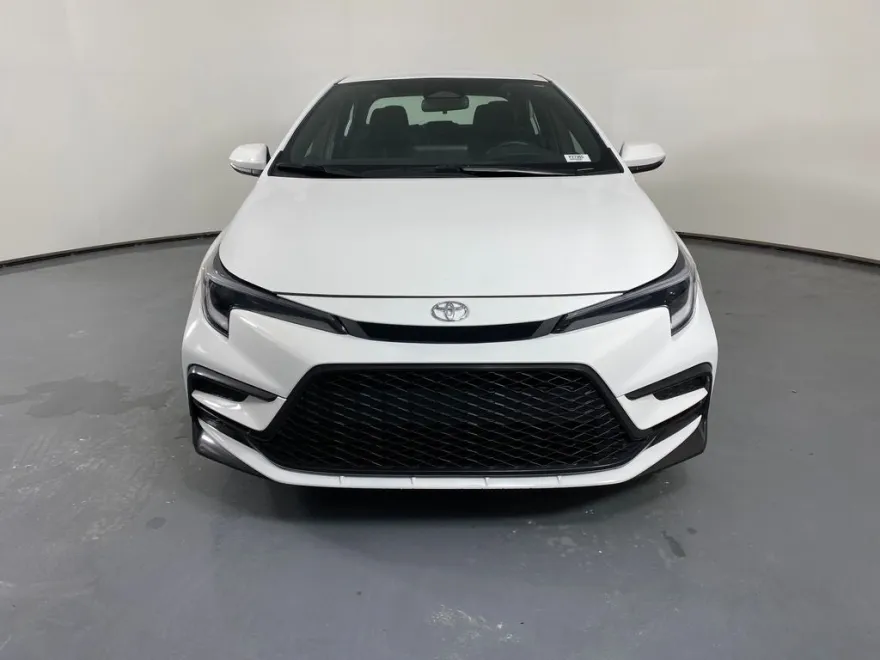 2024 Toyota Corolla SE photo 1