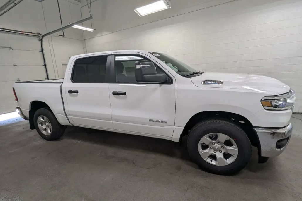 2025 Ram 1500 Tradesman photo 1