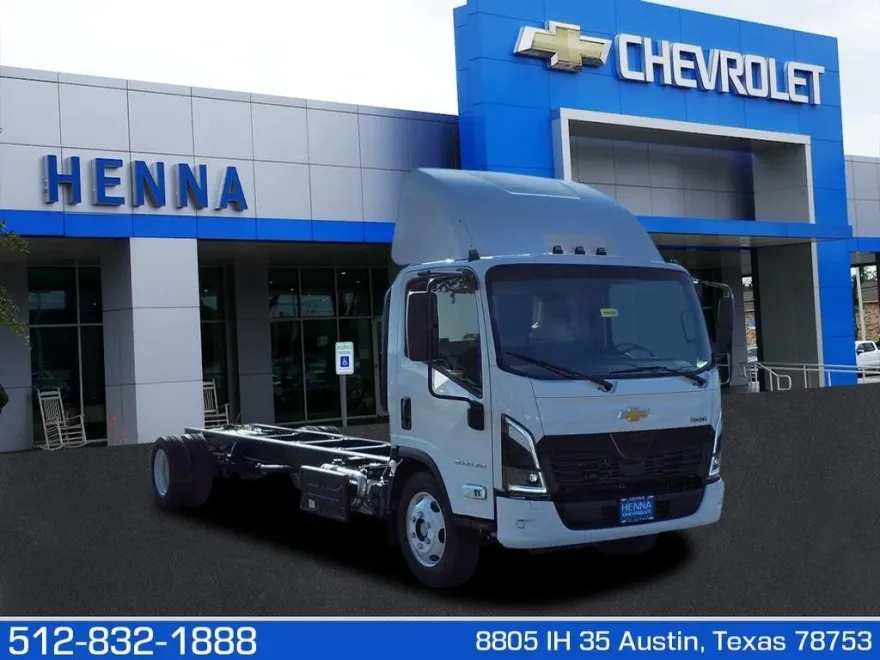 2025 Chevrolet Silverado photo 1