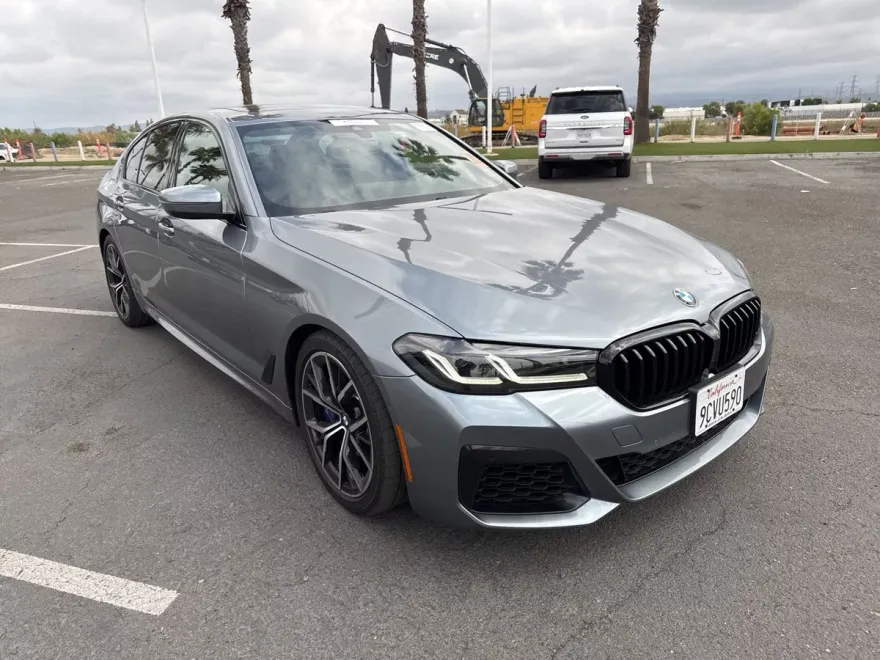 2022 Bmw M550i xDrive photo 1