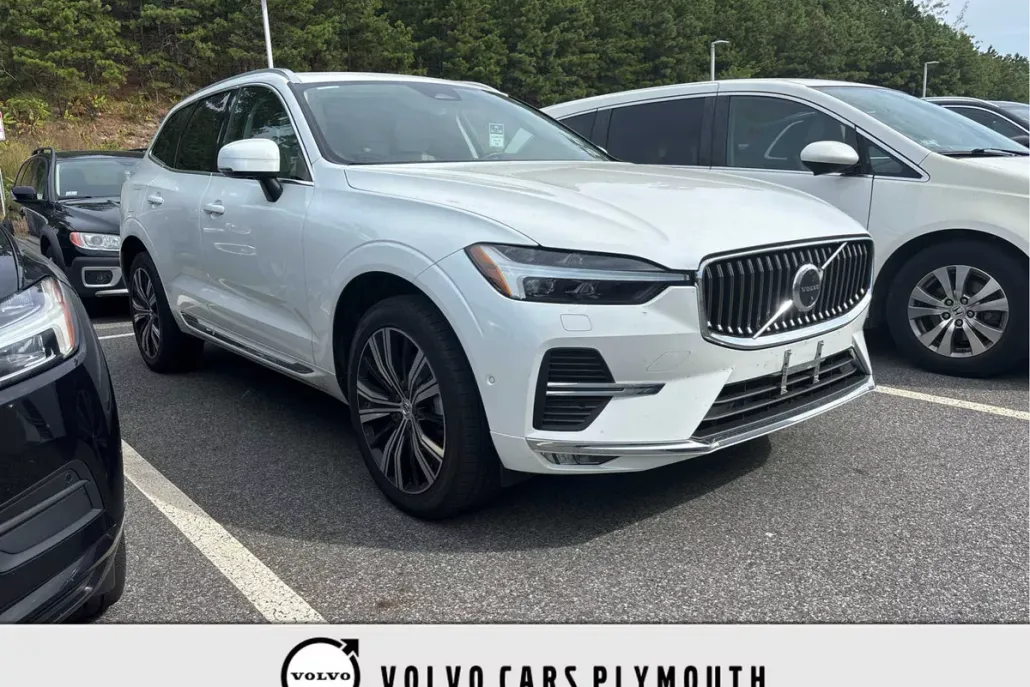2023 Volvo XC60 B5 Plus photo 1