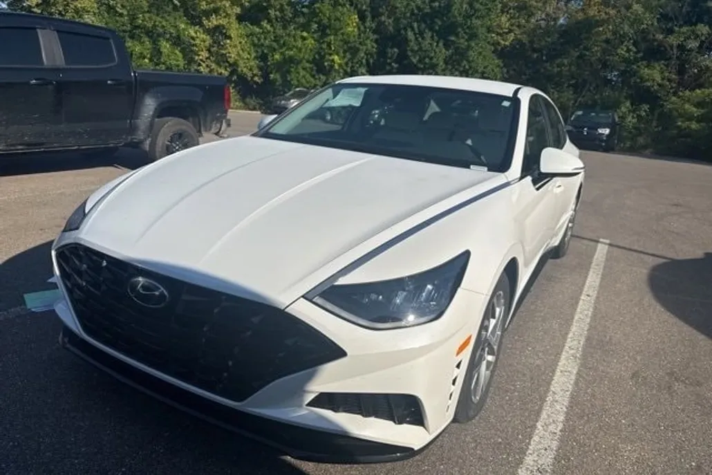 2023 Hyundai Sonata SEL photo 1