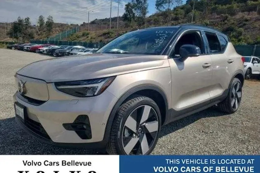 2023 Volvo XC40 Recharge Ultimate photo 1
