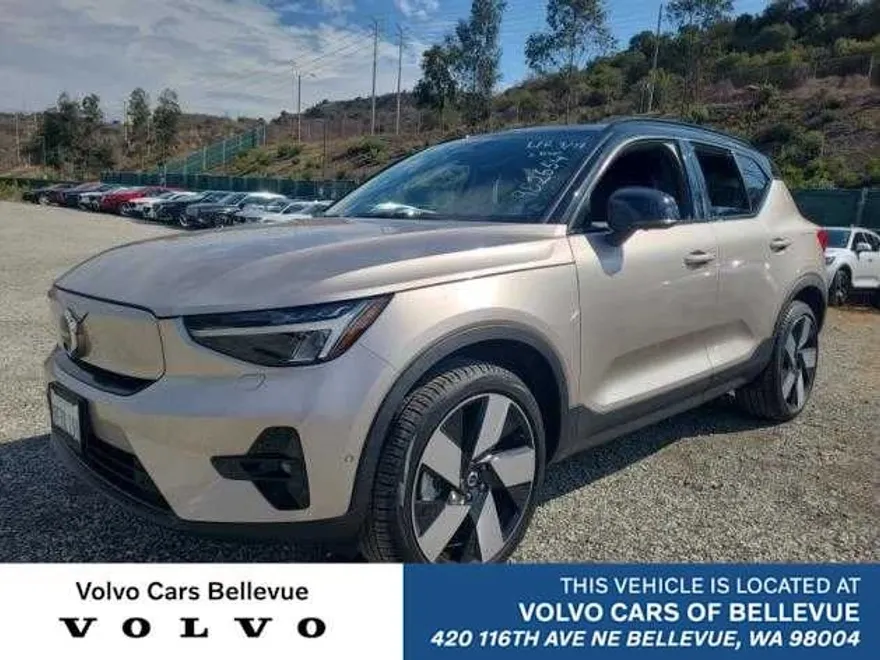 2023 Volvo XC40 Recharge Ultimate photo 1
