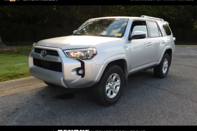 2023 Toyota 4Runner SR5 photo 1