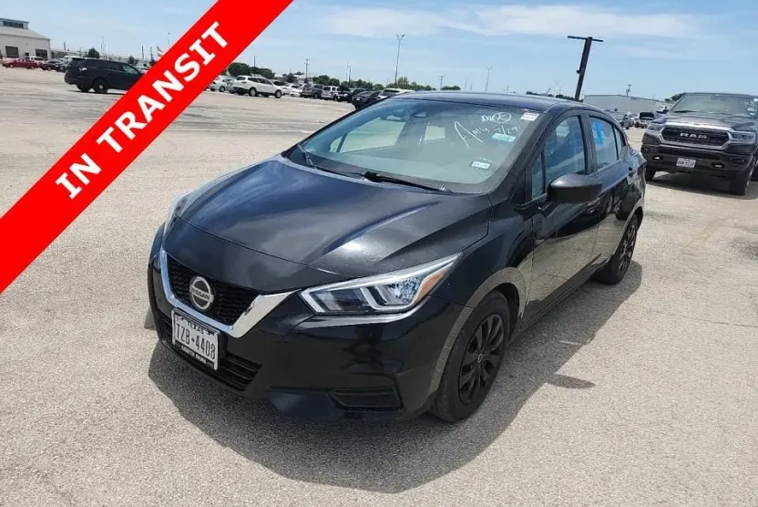 2022 Nissan Versa S photo 1