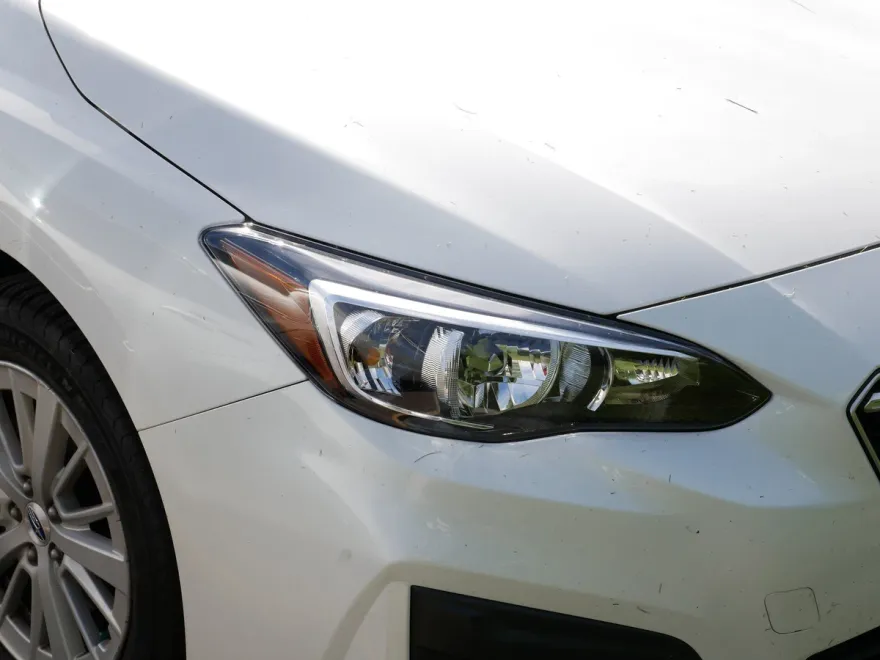 2017 Subaru Impreza Premium photo 1