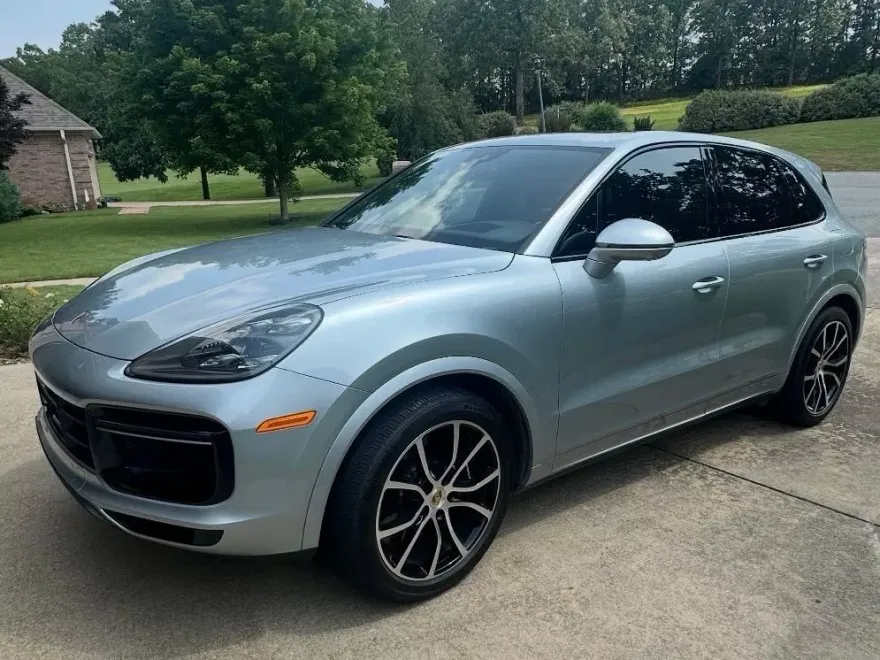2023 Porsche Cayenne E-Hybrid Turbo S photo 1