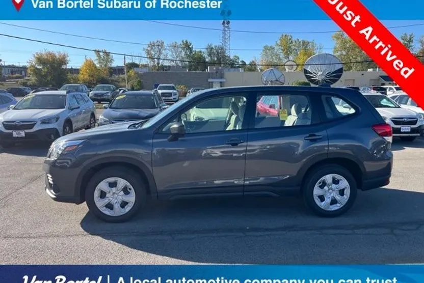 2022 Subaru Forester Base photo 1