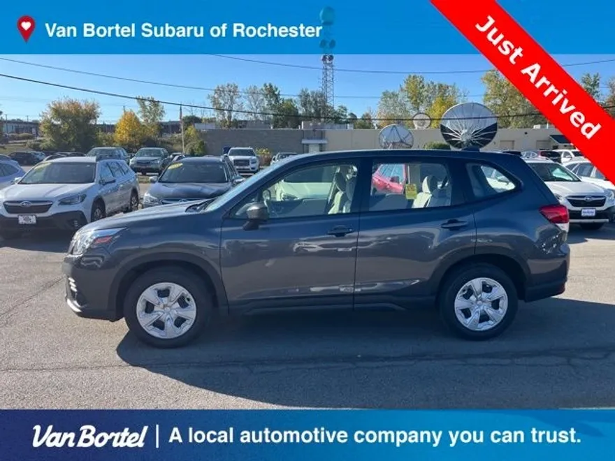 2022 Subaru Forester Base photo 1
