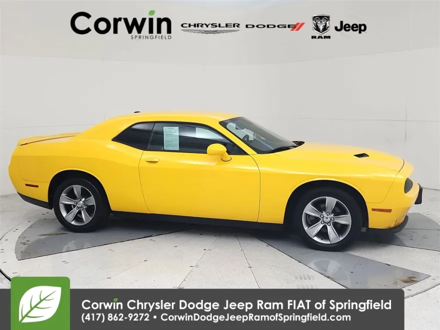 2018 Dodge Challenger SXT photo 1
