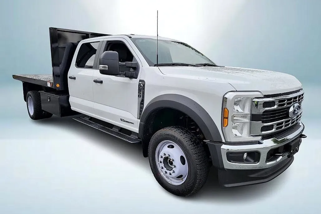 2024 Ford F-550 XL photo 1