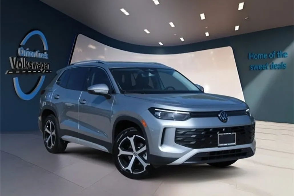 2025 Volkswagen Tiguan SE photo 1
