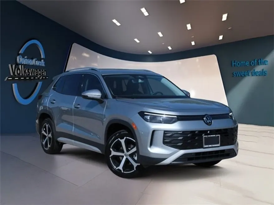 2025 Volkswagen Tiguan SE photo 1