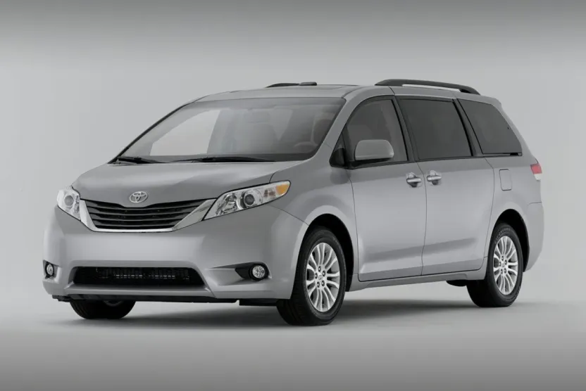 2012 Toyota Sienna Limited photo 1