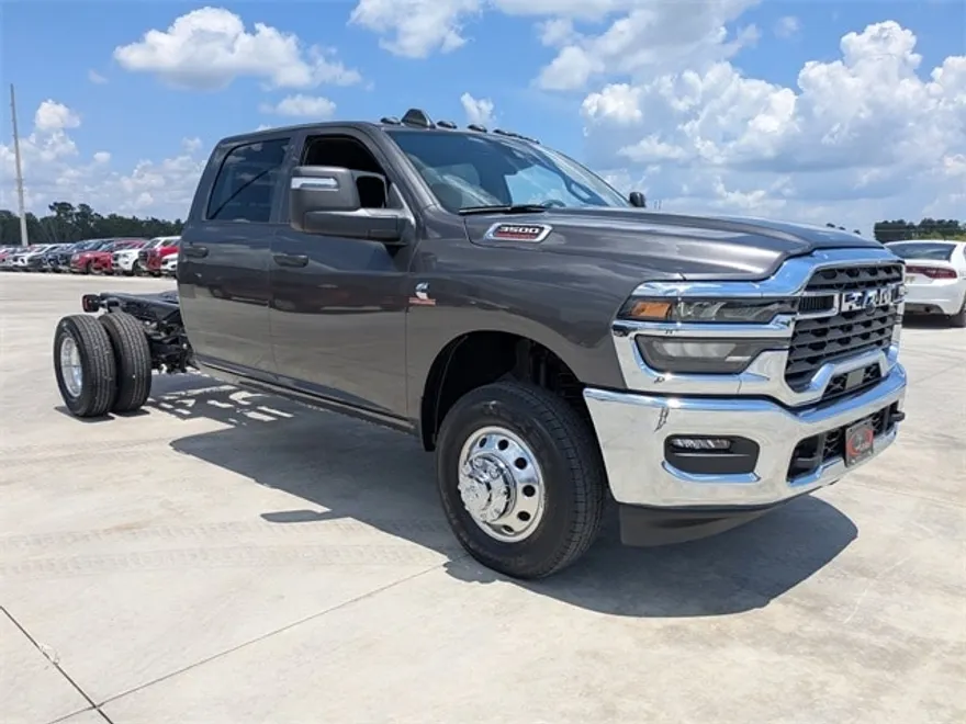 2025 Ram 3500 Tradesman photo 1