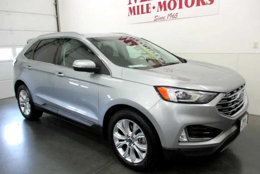 2020 Ford Edge Titanium photo 1