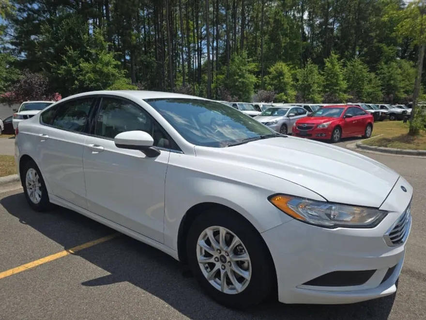 2018 Ford Fusion S photo 1