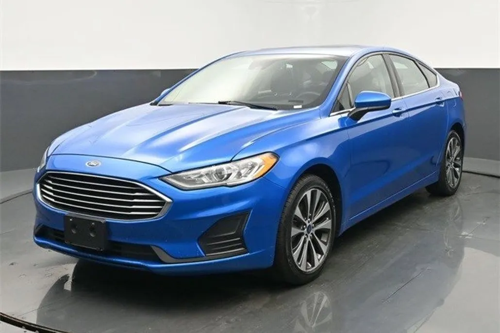 2020 Ford Fusion SE photo 1
