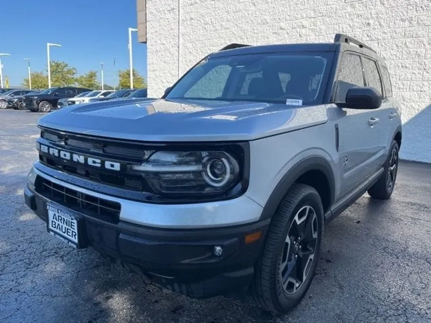 2022 Ford Bronco Outer Banks photo 1