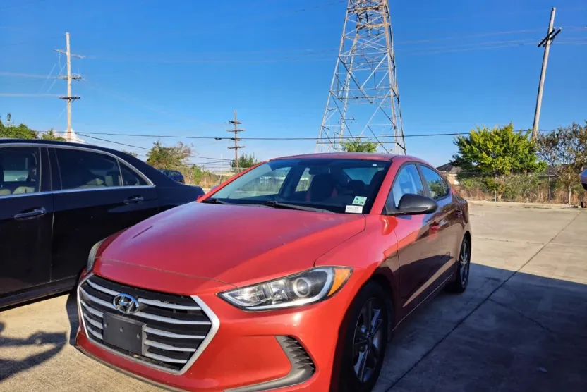 2018 Hyundai Elantra SEL photo 1