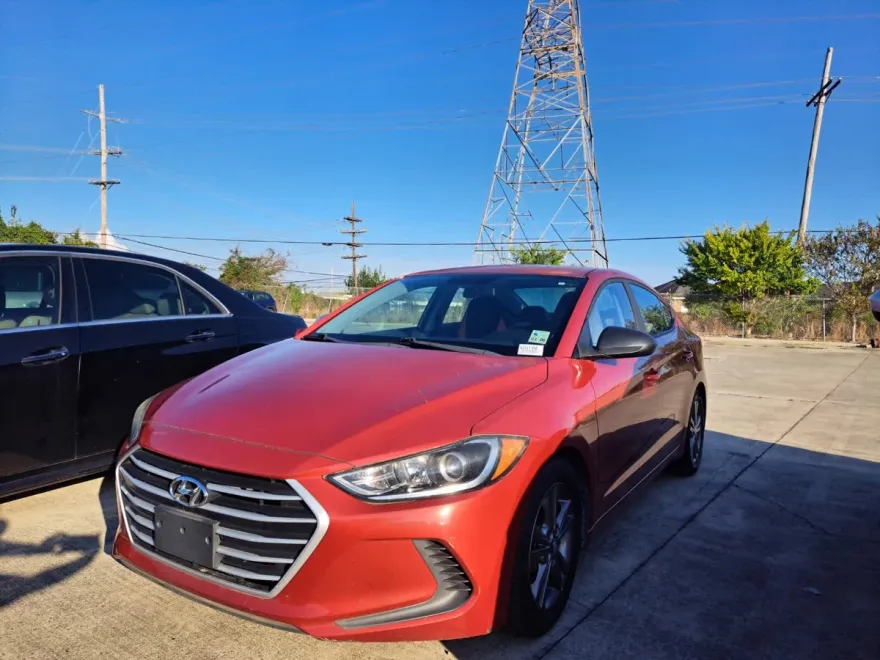 2018 Hyundai Elantra SEL photo 1