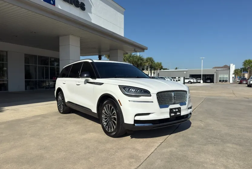 2022 Lincoln Aviator Reserve photo 1