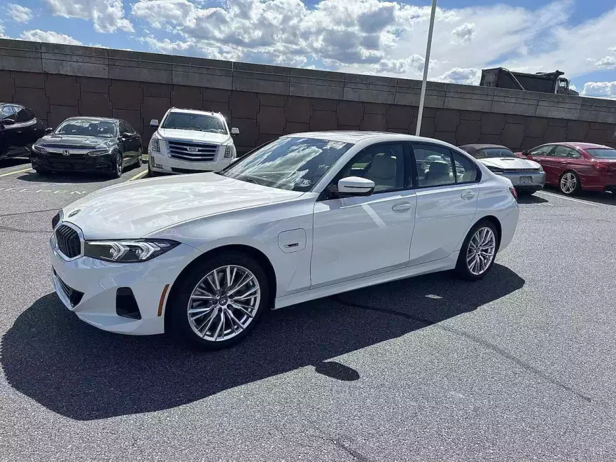 2023 Bmw 330e xDrive photo 1