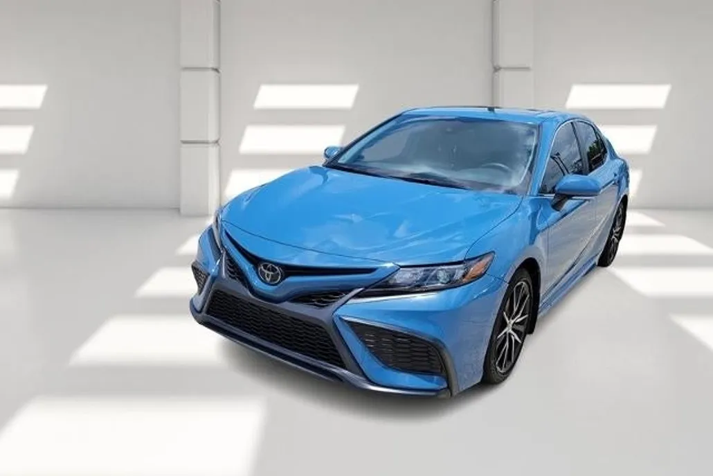 2023 Toyota Camry SE photo 1