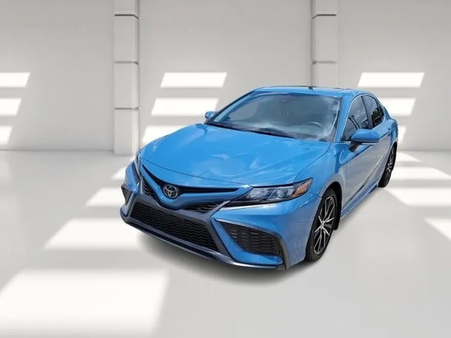 2023 Toyota Camry SE photo 1