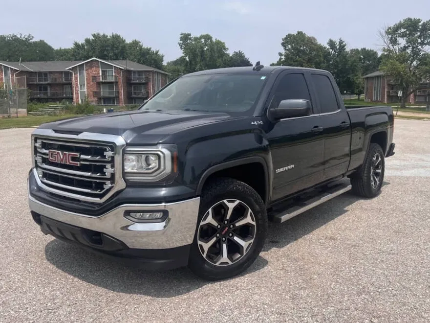 2017 Gmc Sierra 1500 SLE photo 1