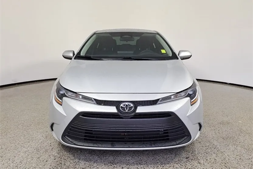 2024 Toyota Corolla LE photo 1