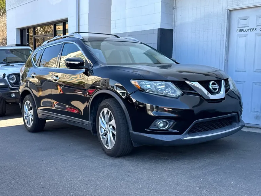 2014 Nissan Rogue SL photo 1