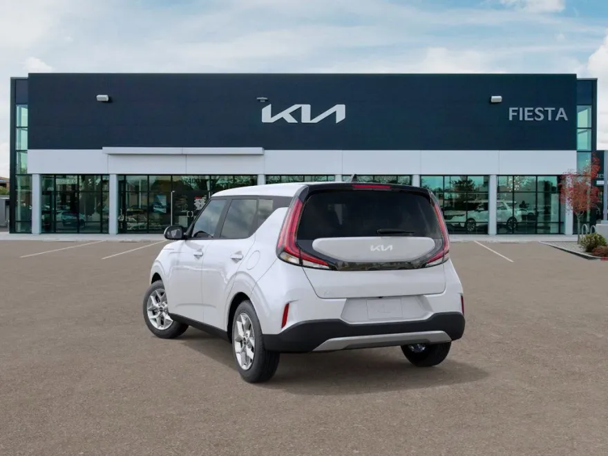 2025 Kia Soul LX photo 1
