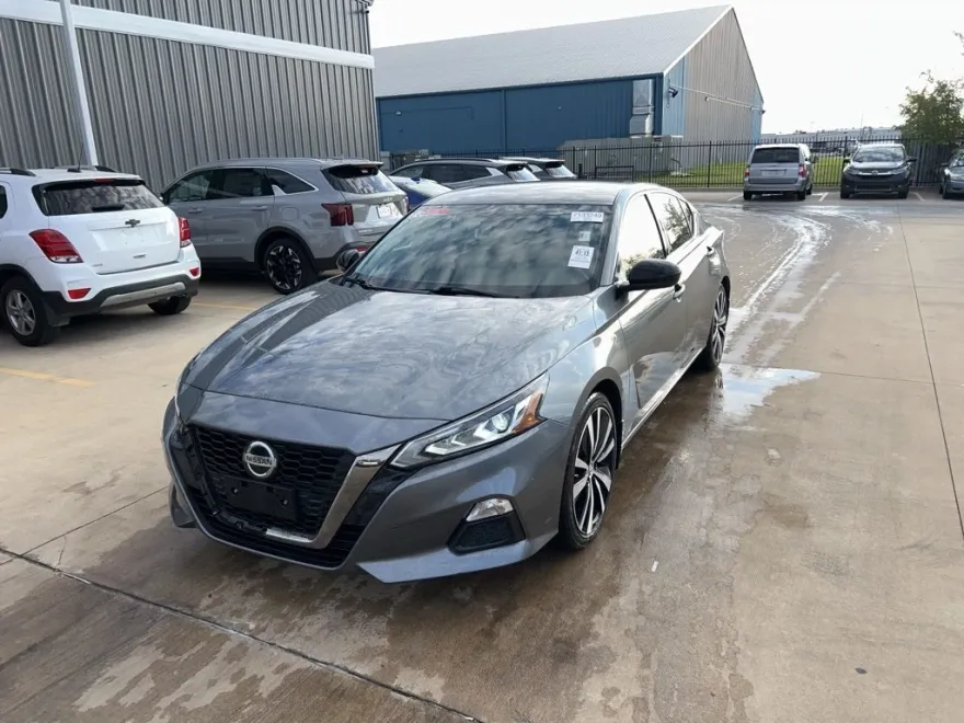 2019 Nissan Altima 2.5 SR photo 1