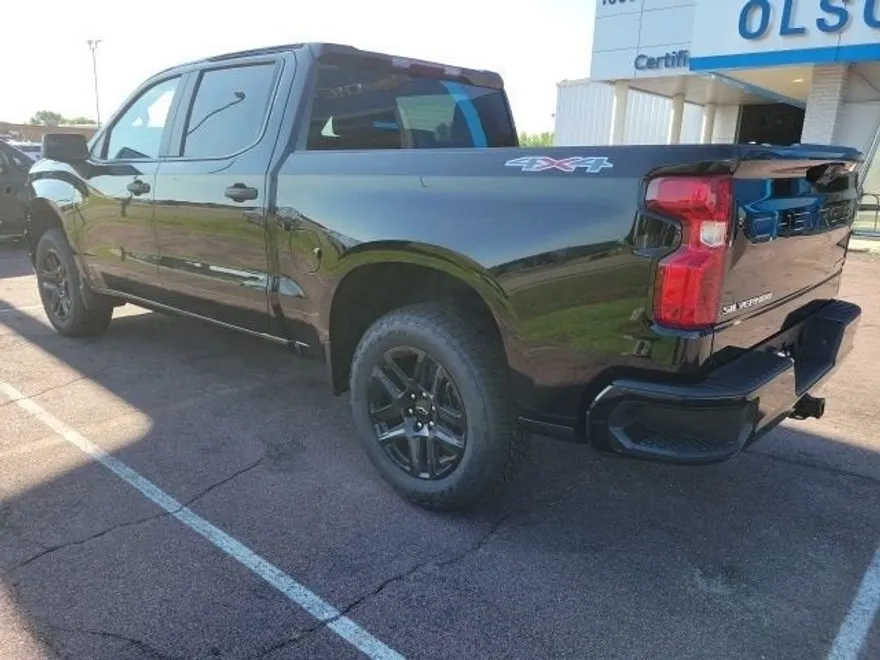 2025 Chevrolet Silverado 1500 Custom photo 1