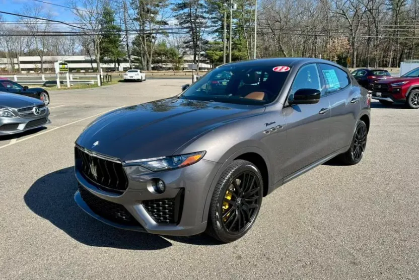 2022 Maserati Levante Modena photo 1
