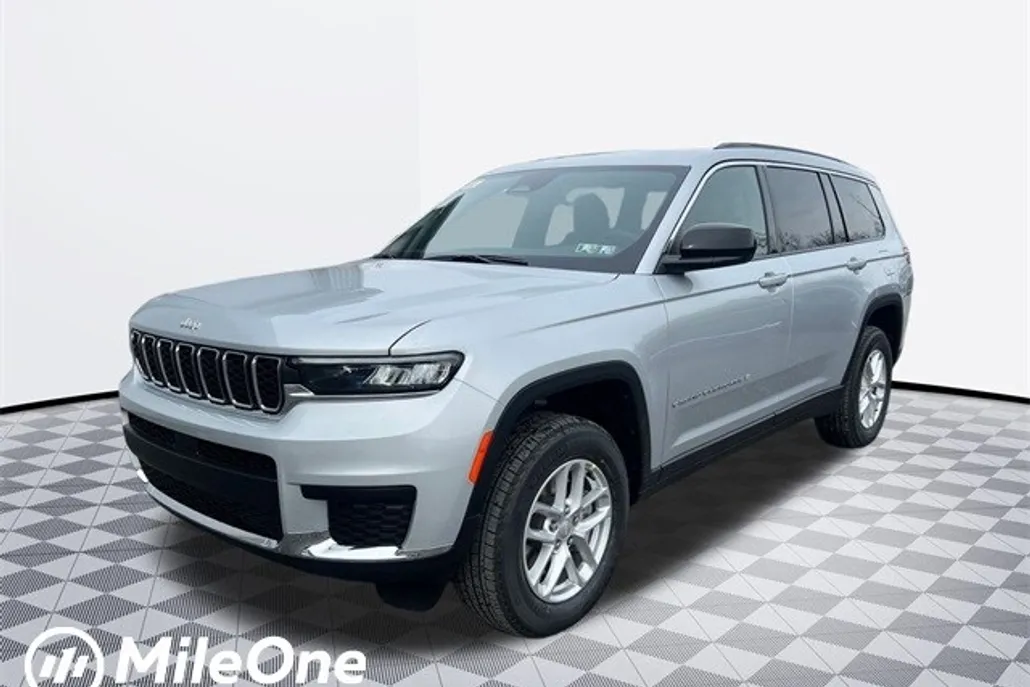 2025 Jeep Grand Cherokee Laredo photo 1