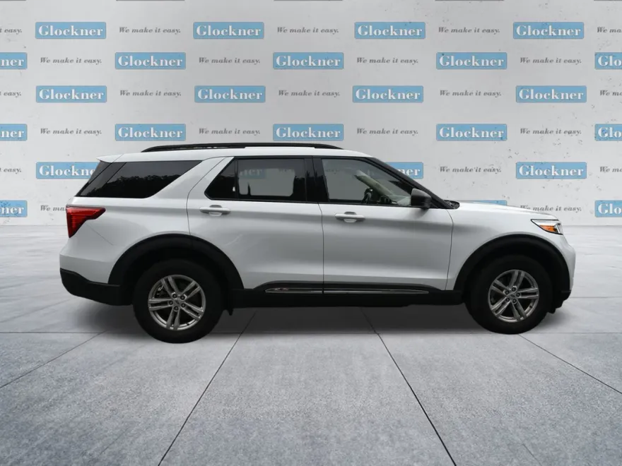 2023 Ford Explorer XLT photo 1