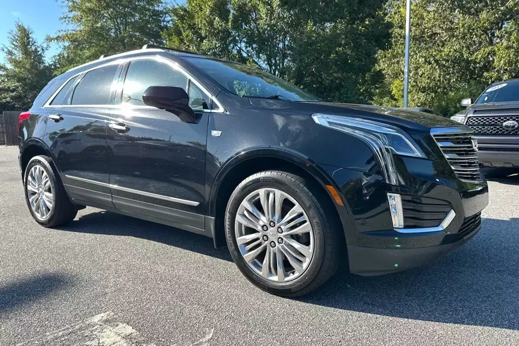 2017 Cadillac XT5 Premium Luxury photo 1