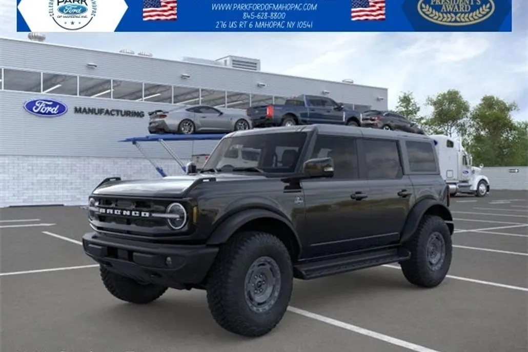 2025 Ford Bronco Outer Banks photo 1