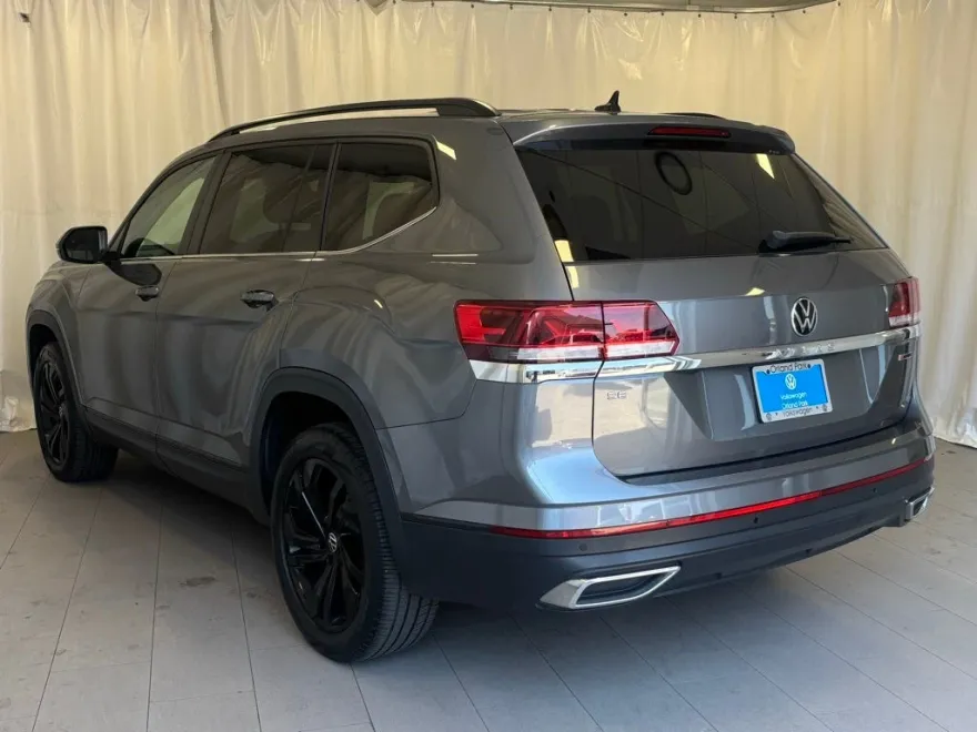 2022 Volkswagen Atlas SE Technology photo 1
