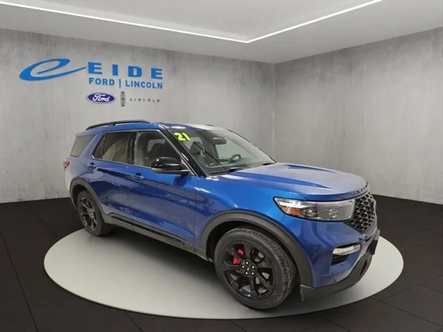 2021 Ford Explorer ST photo 1