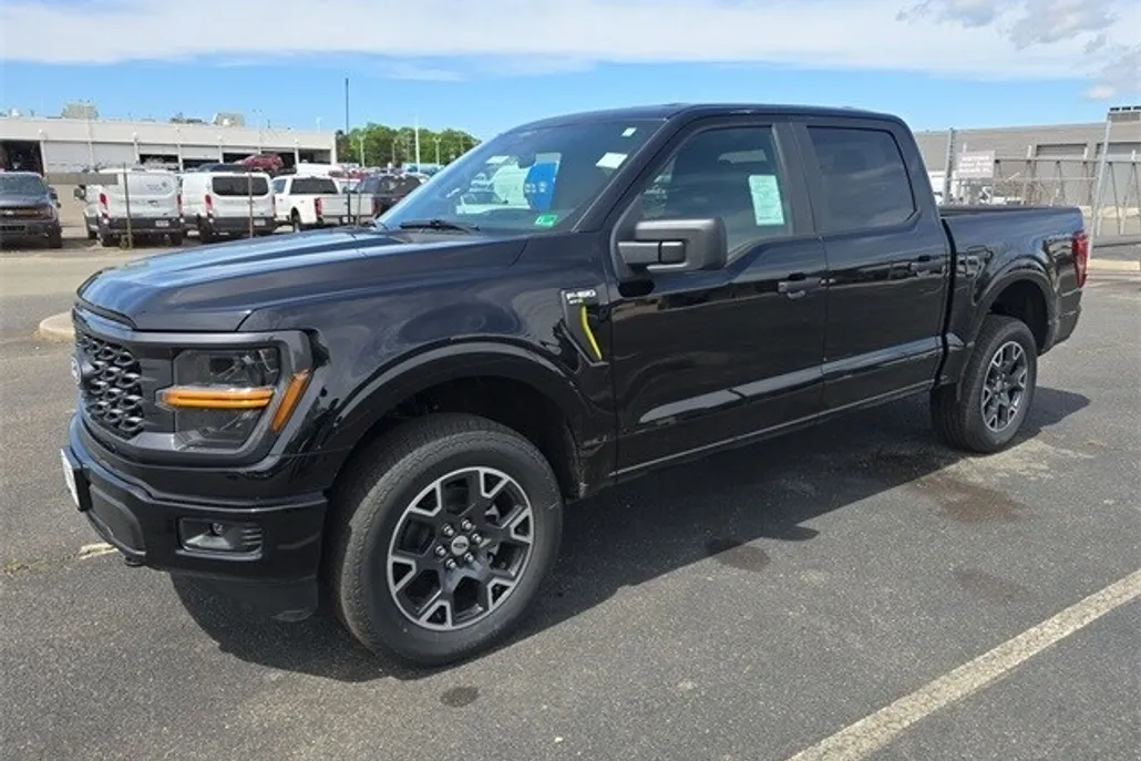 2025 Ford F-150 STX photo 1