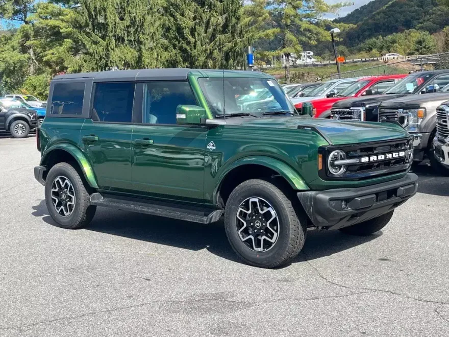 2025 Ford Bronco Outer Banks photo 1