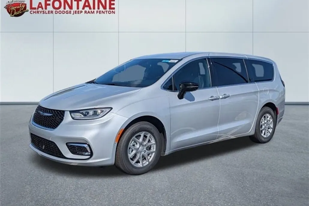 2026 Chrysler Pacifica photo 1