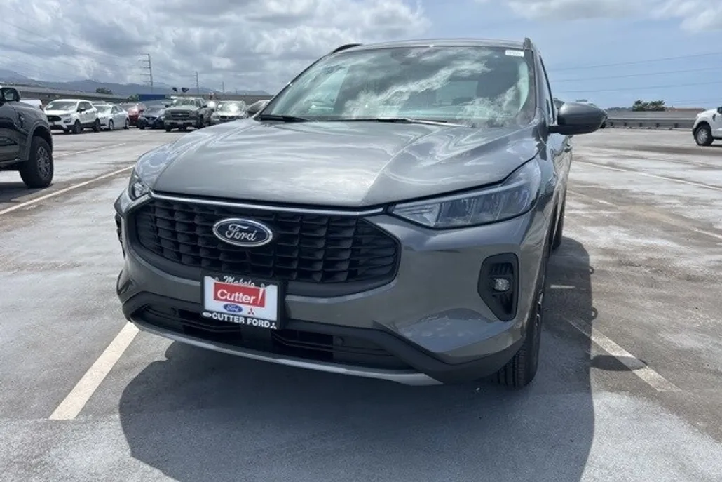 2025 Ford Escape Titanium photo 1