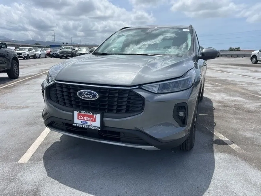 2025 Ford Escape Titanium photo 1